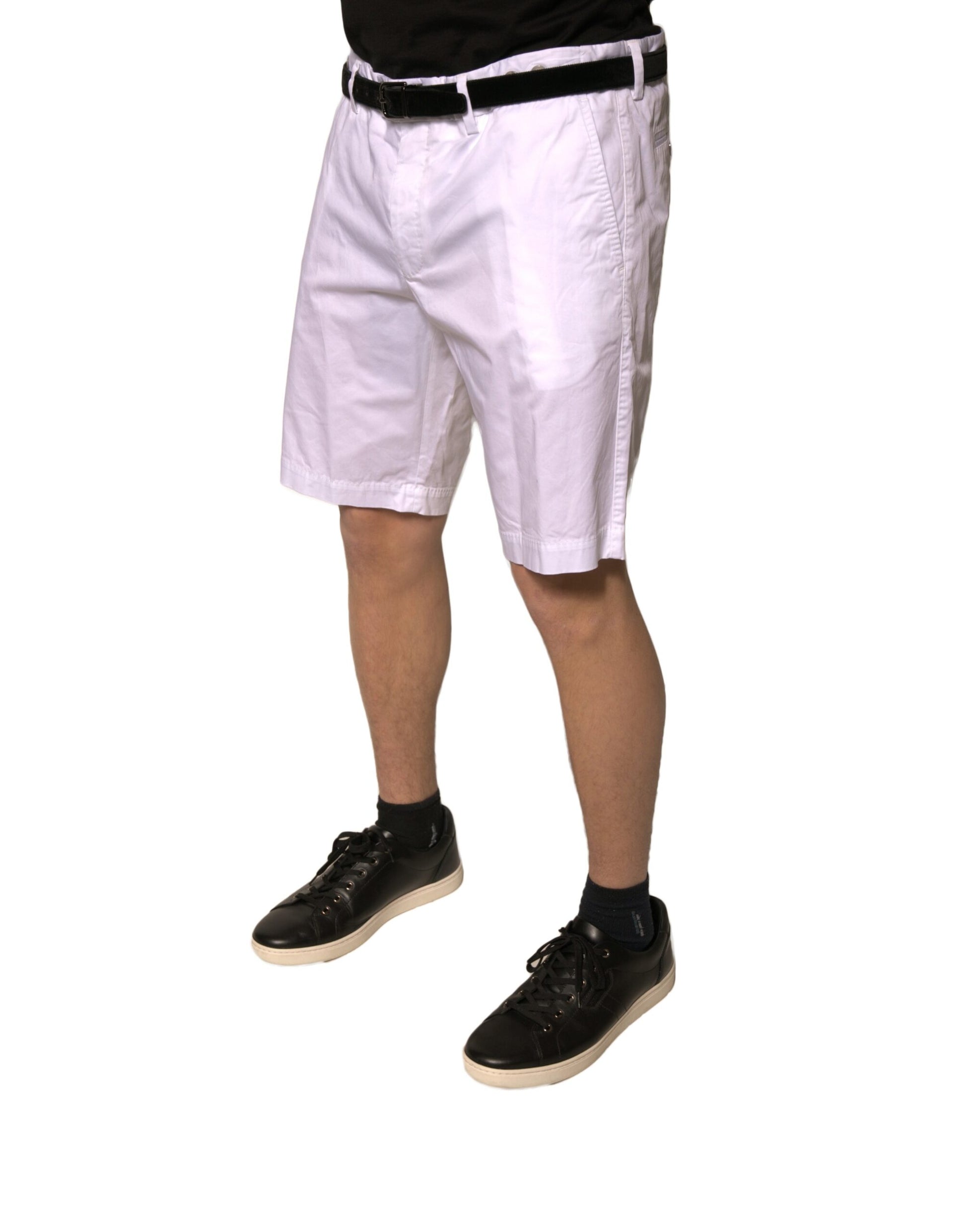 A pair of white chinos with a stretchy cotton fabric, designed by Dolce & Gabbana. They are casual shorts tha