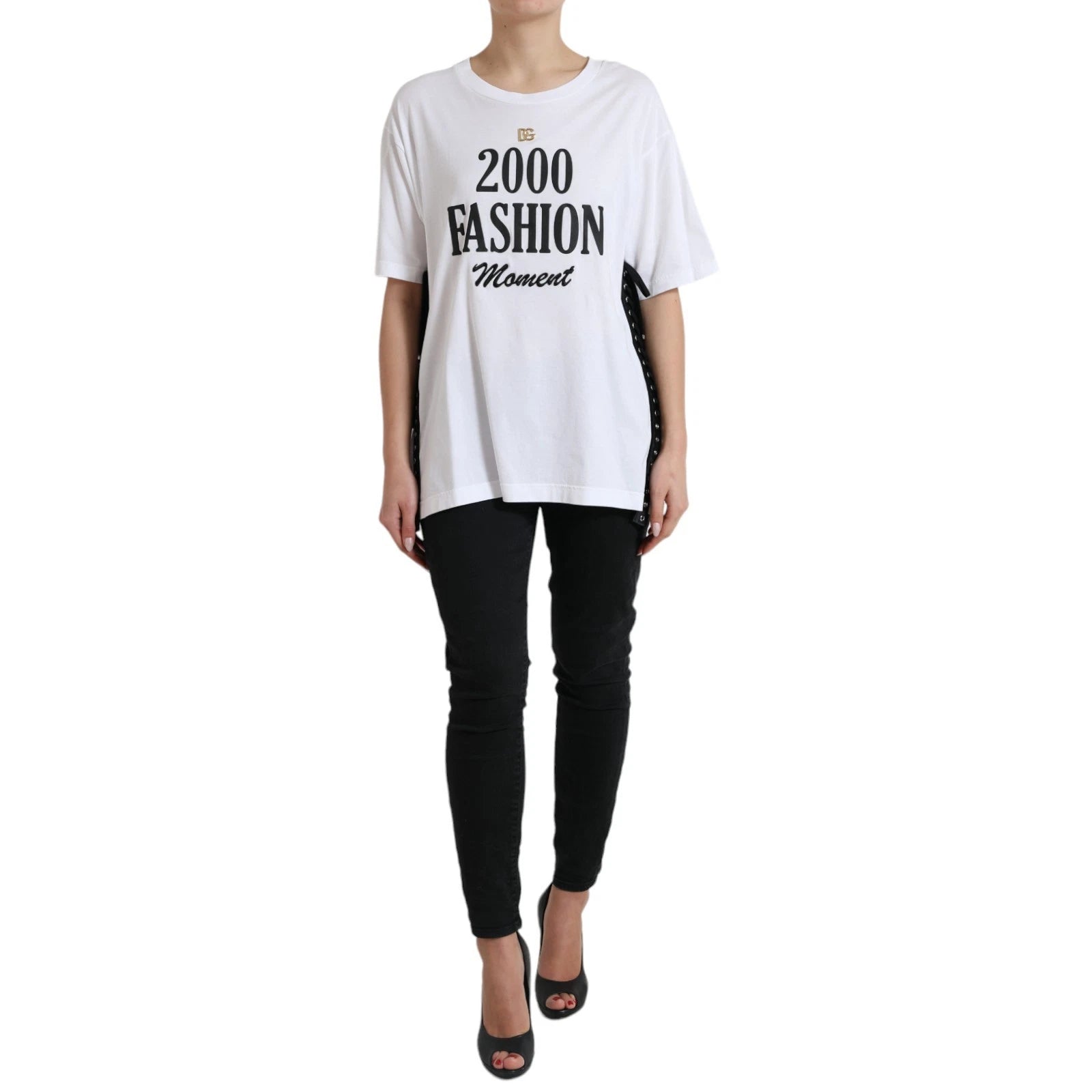 Woman wearing white t-shirt with "2000 fashion" printed on front