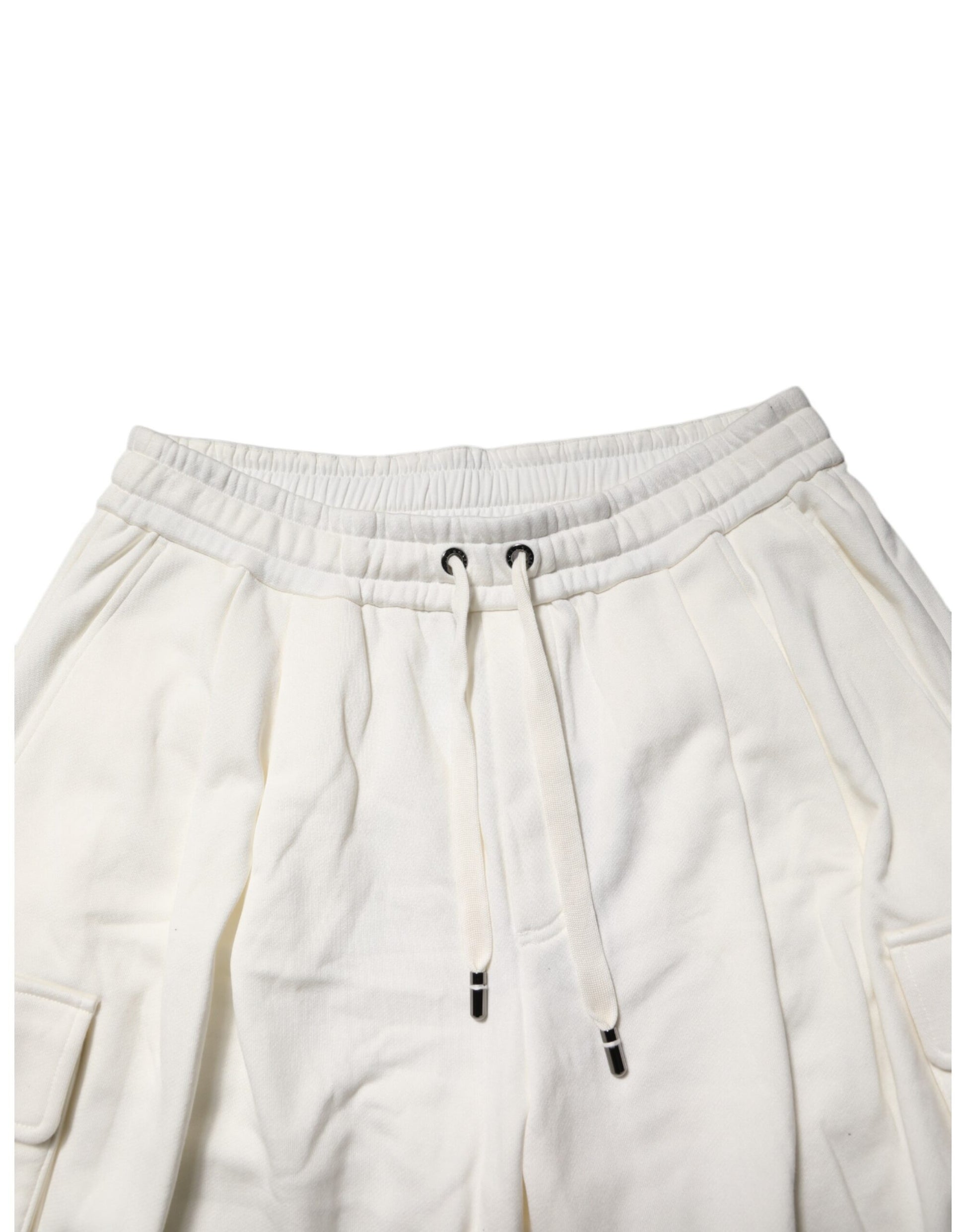White shorts with drawstring waistband