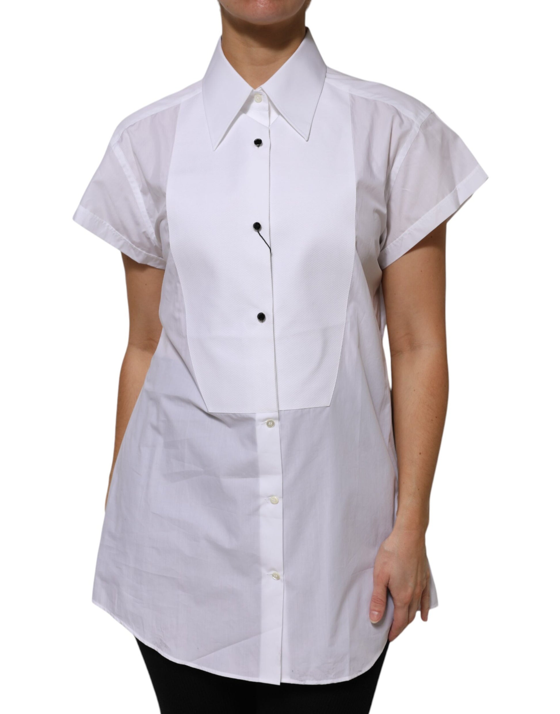 White short sleeve shirt with black buttons