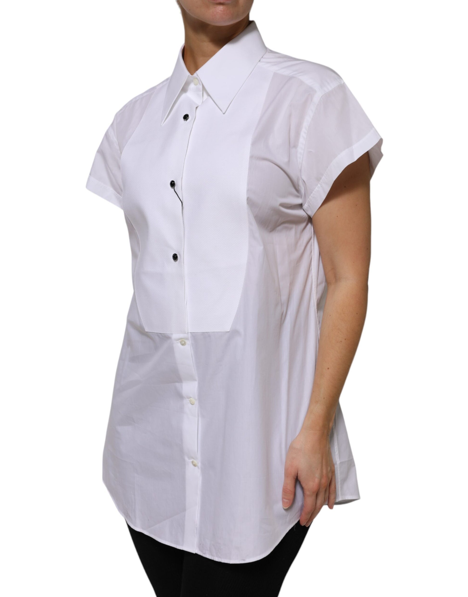 White shirt with short sleeves and a V-neckline