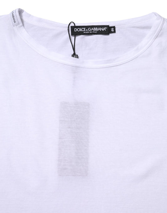 White t-shirt with a tag on the neck