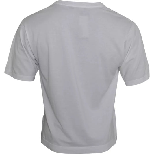 White short sleeved shirt on a mannequin