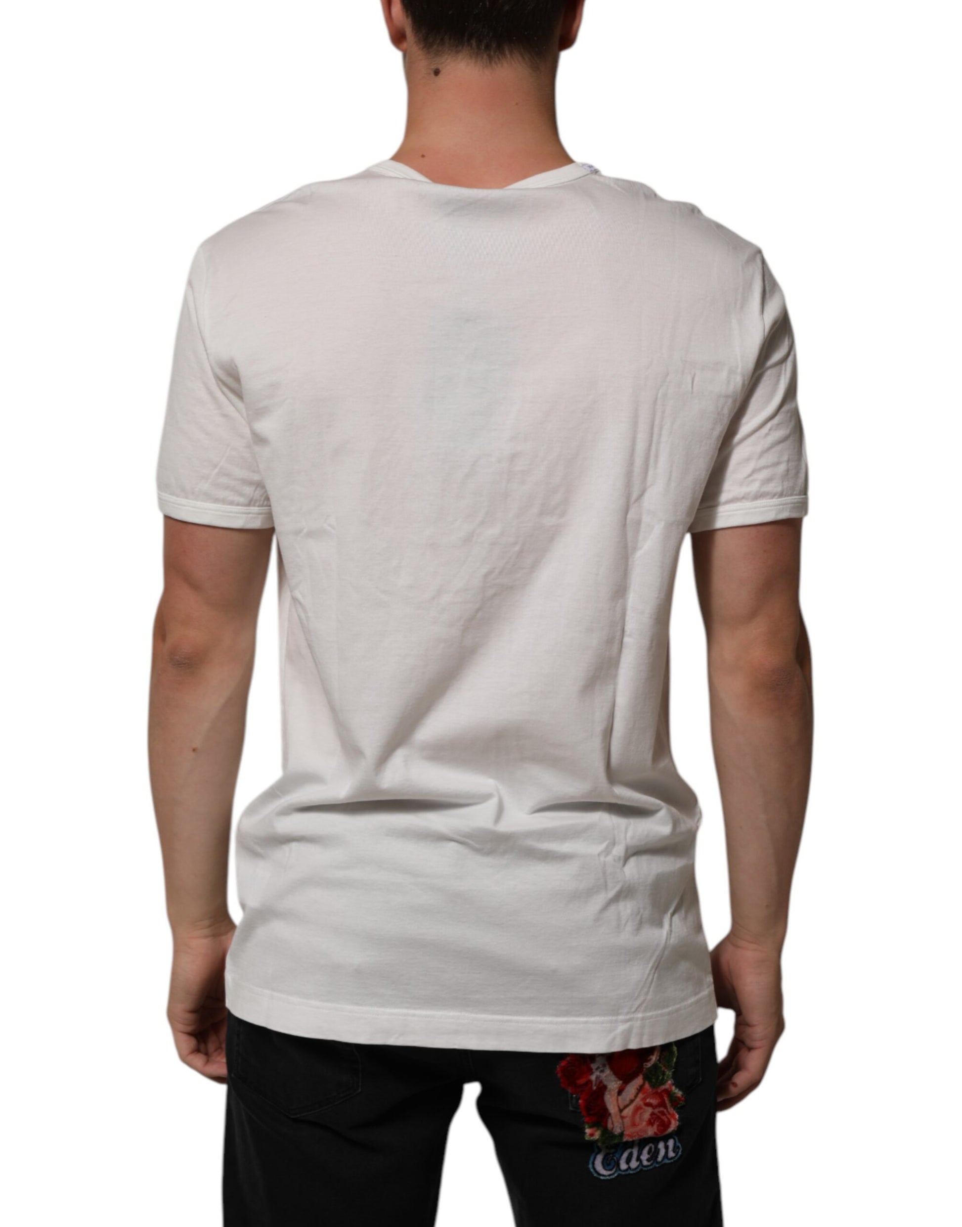 White t-shirt on a mannequin