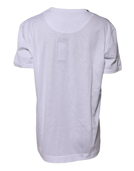 Short sleeved white t-shirt