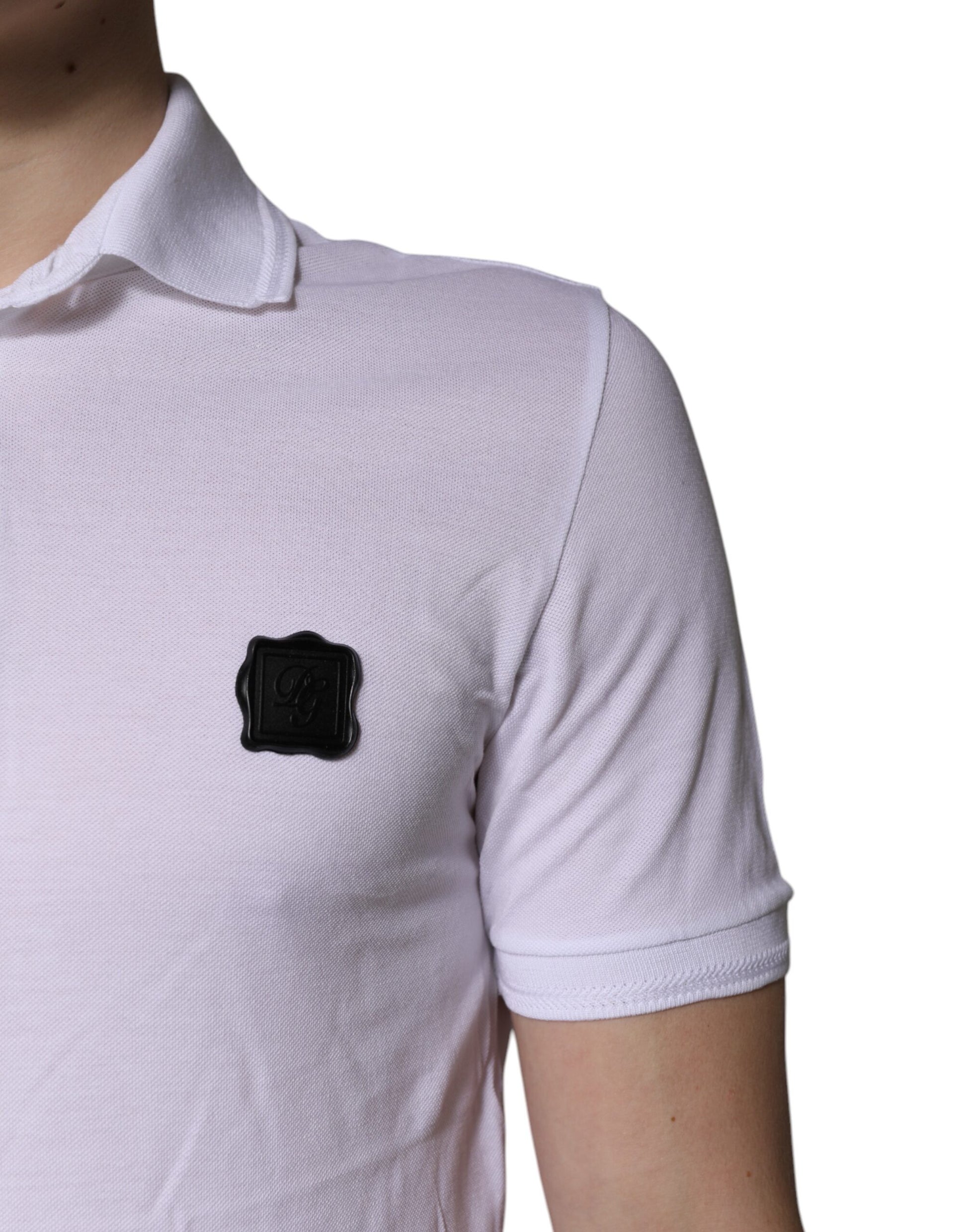 Short sleeve polo shirt with small black logo on left chest