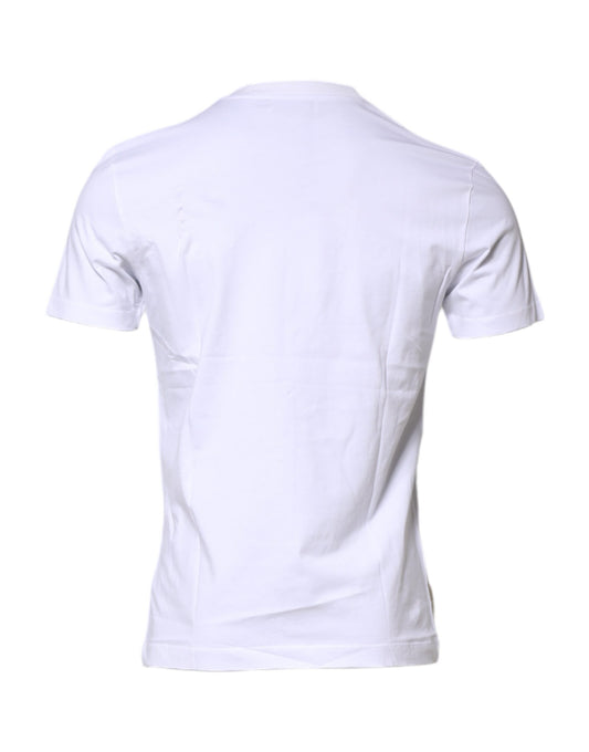 White short sleeve shirt on a mannequin