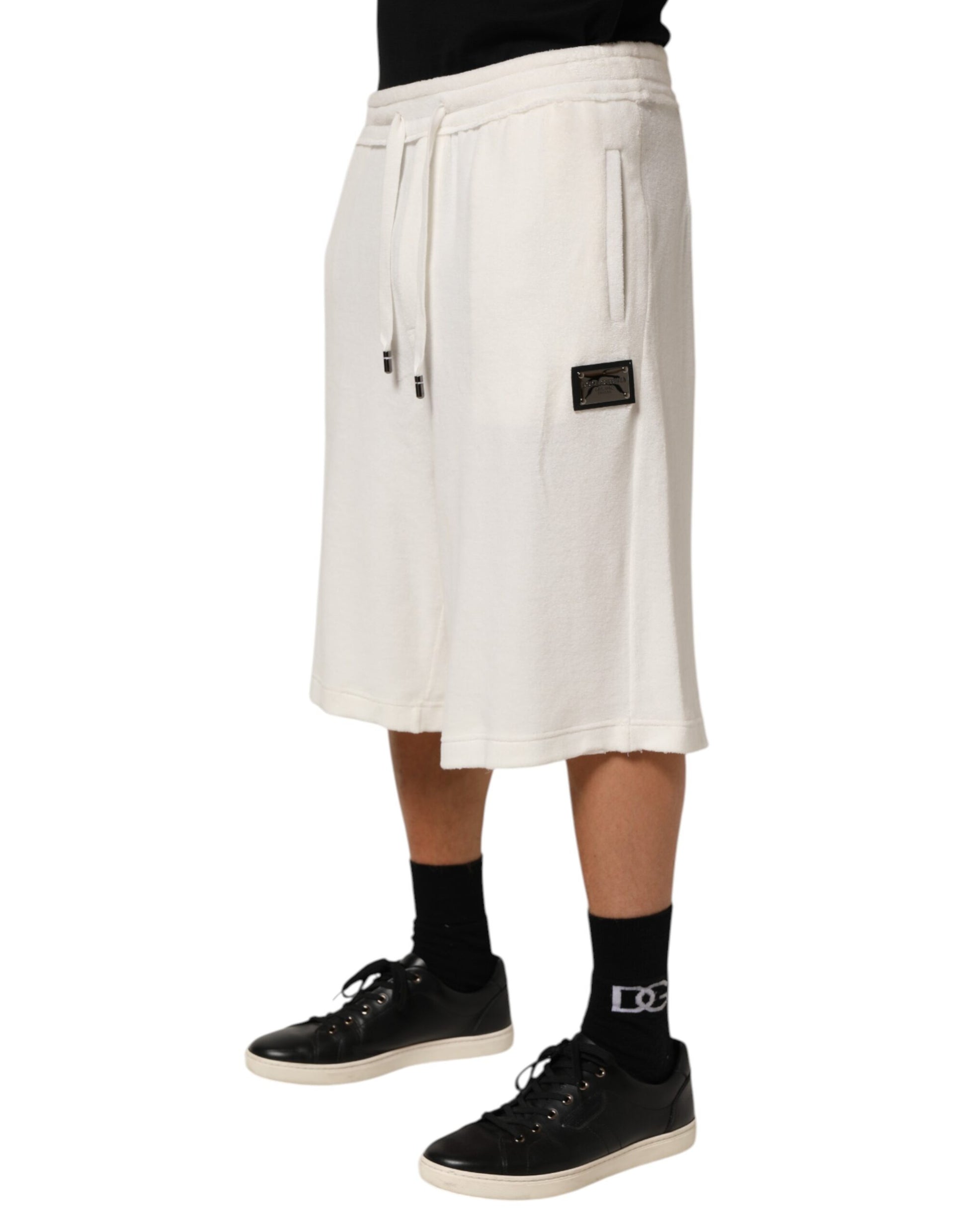 White shorts with pockets on sides