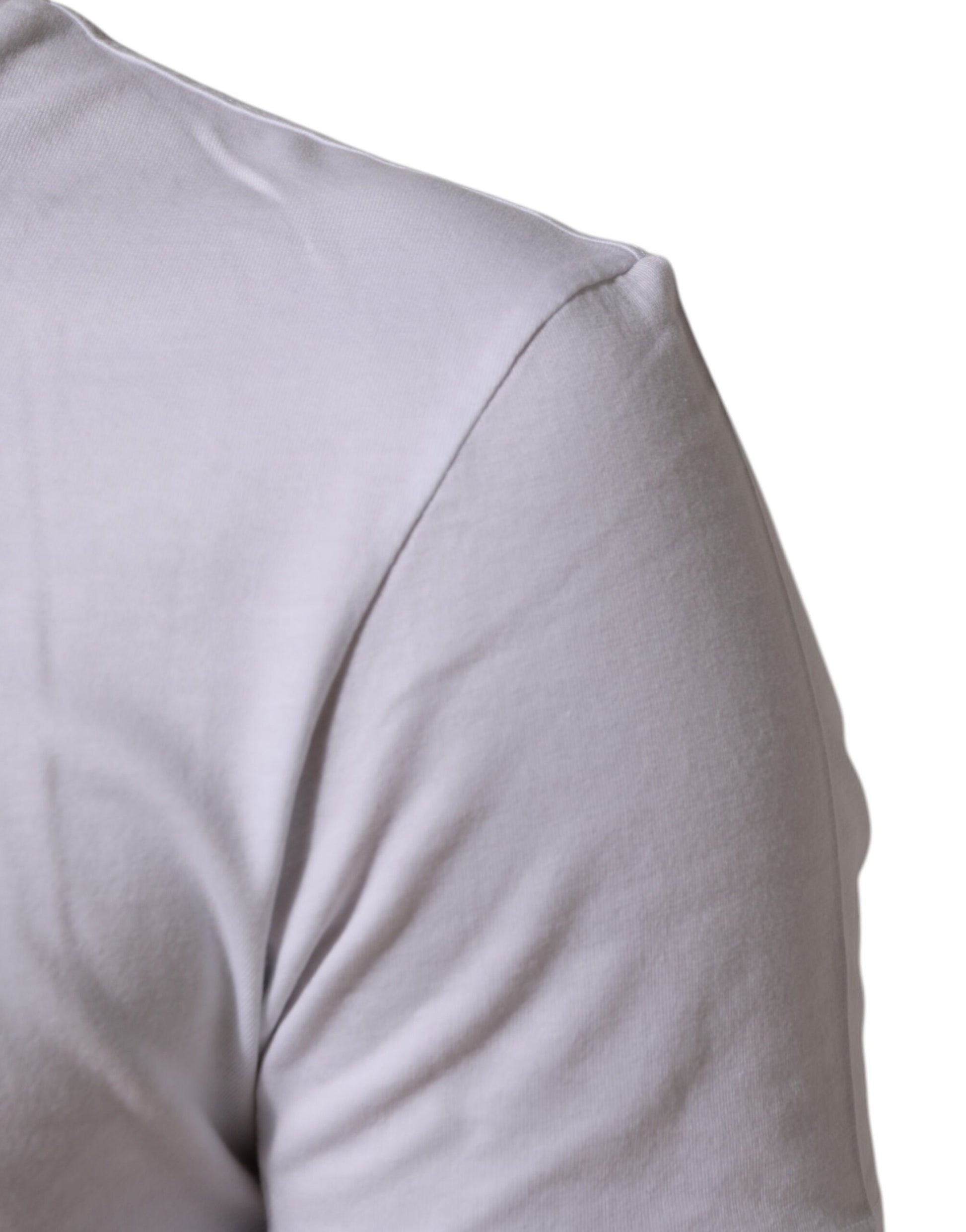 Short sleeve white t-shirt