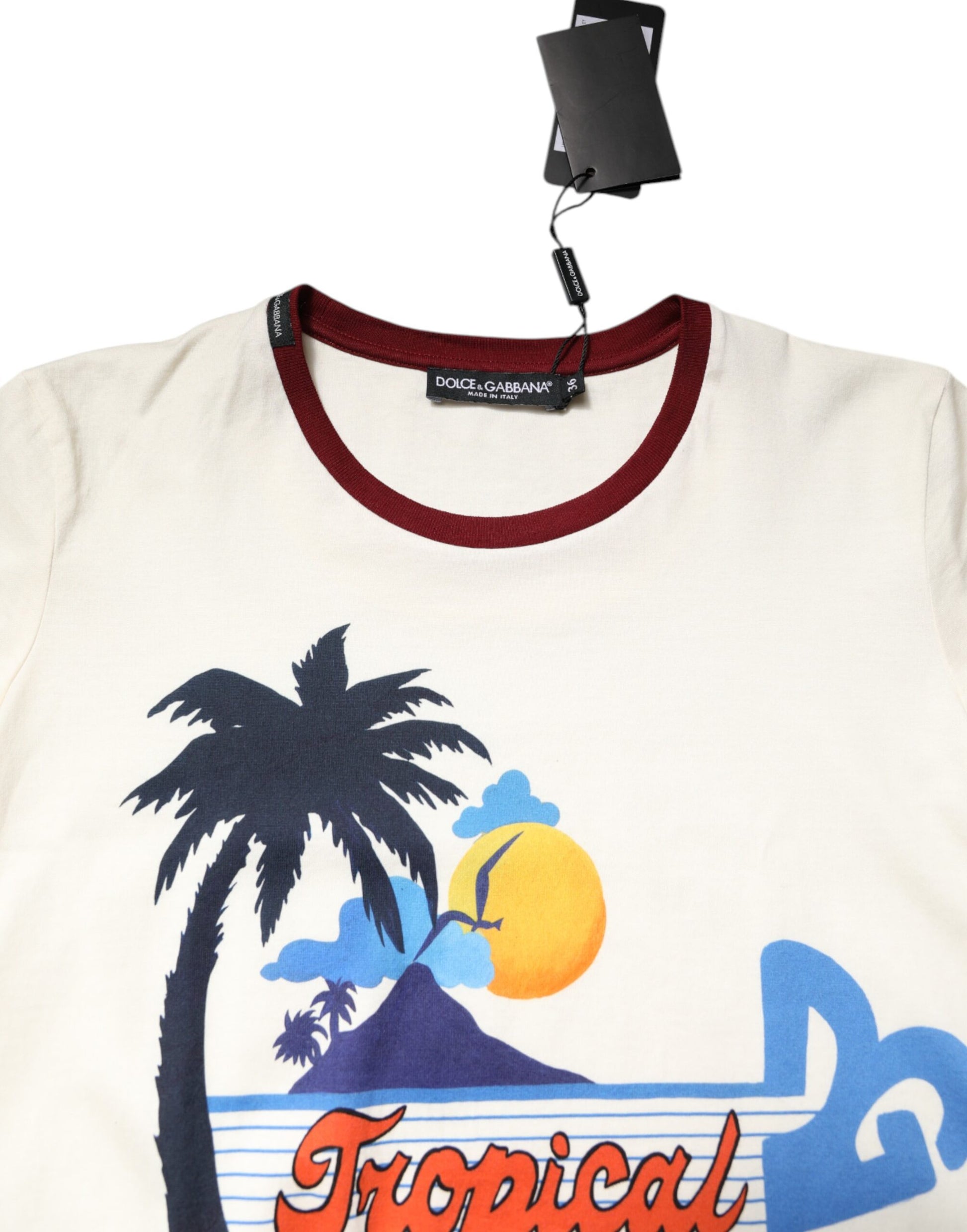 Short sleeved shirt with tropical print