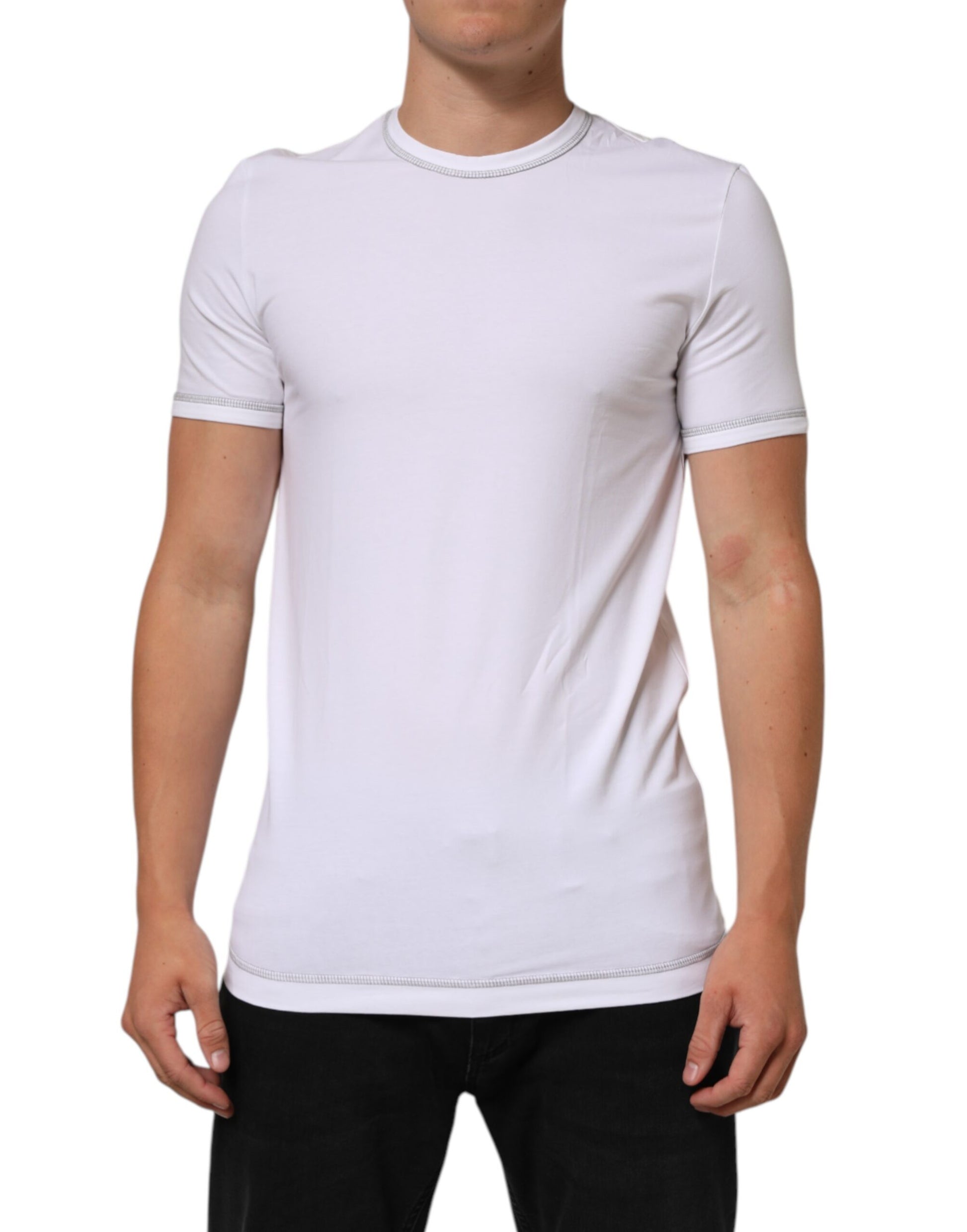 White short sleeve t-shirt on a mannequin