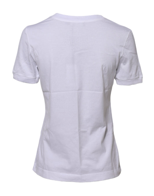 White short sleeve shirt on a mannequin