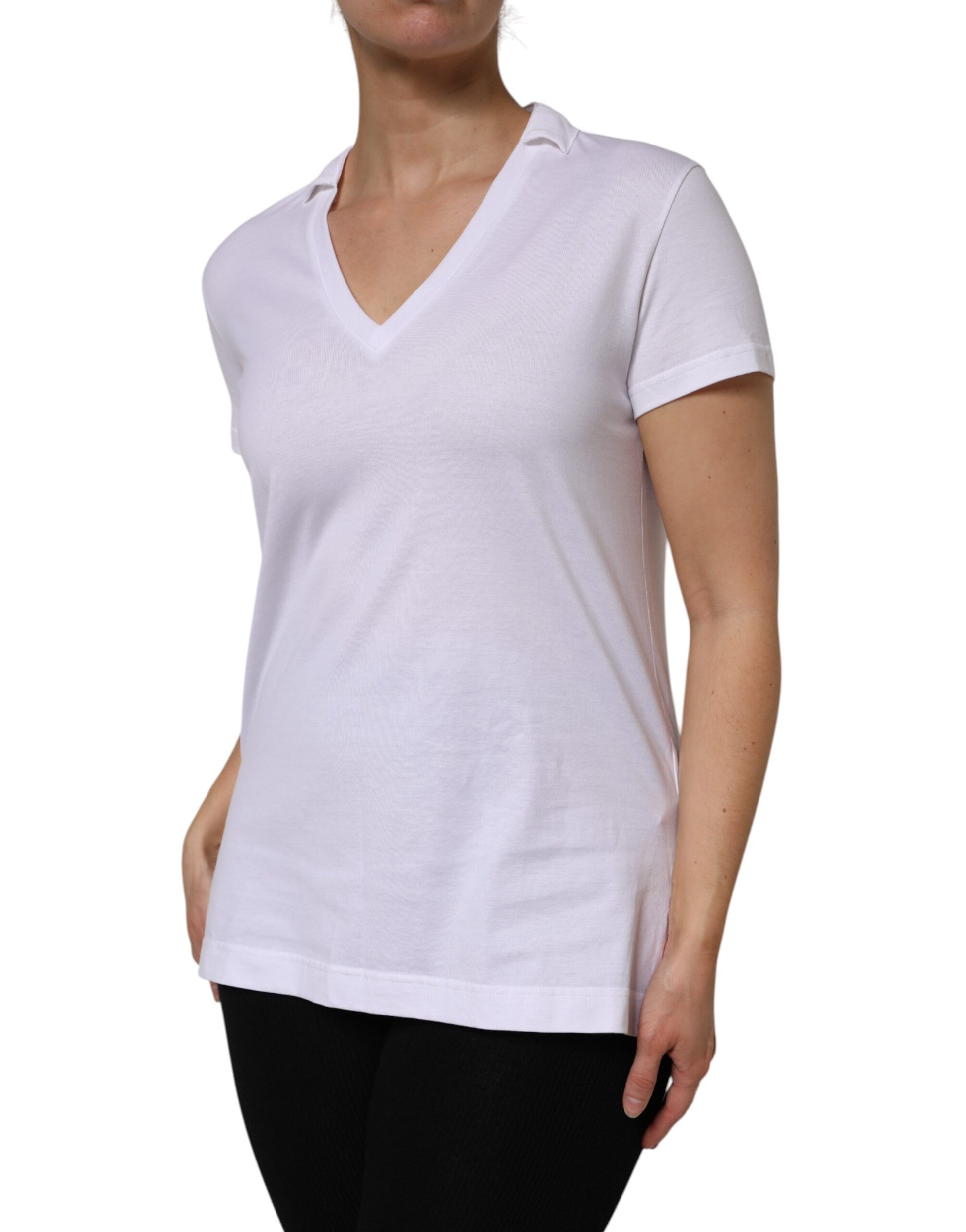 White short sleeve shirt on woman