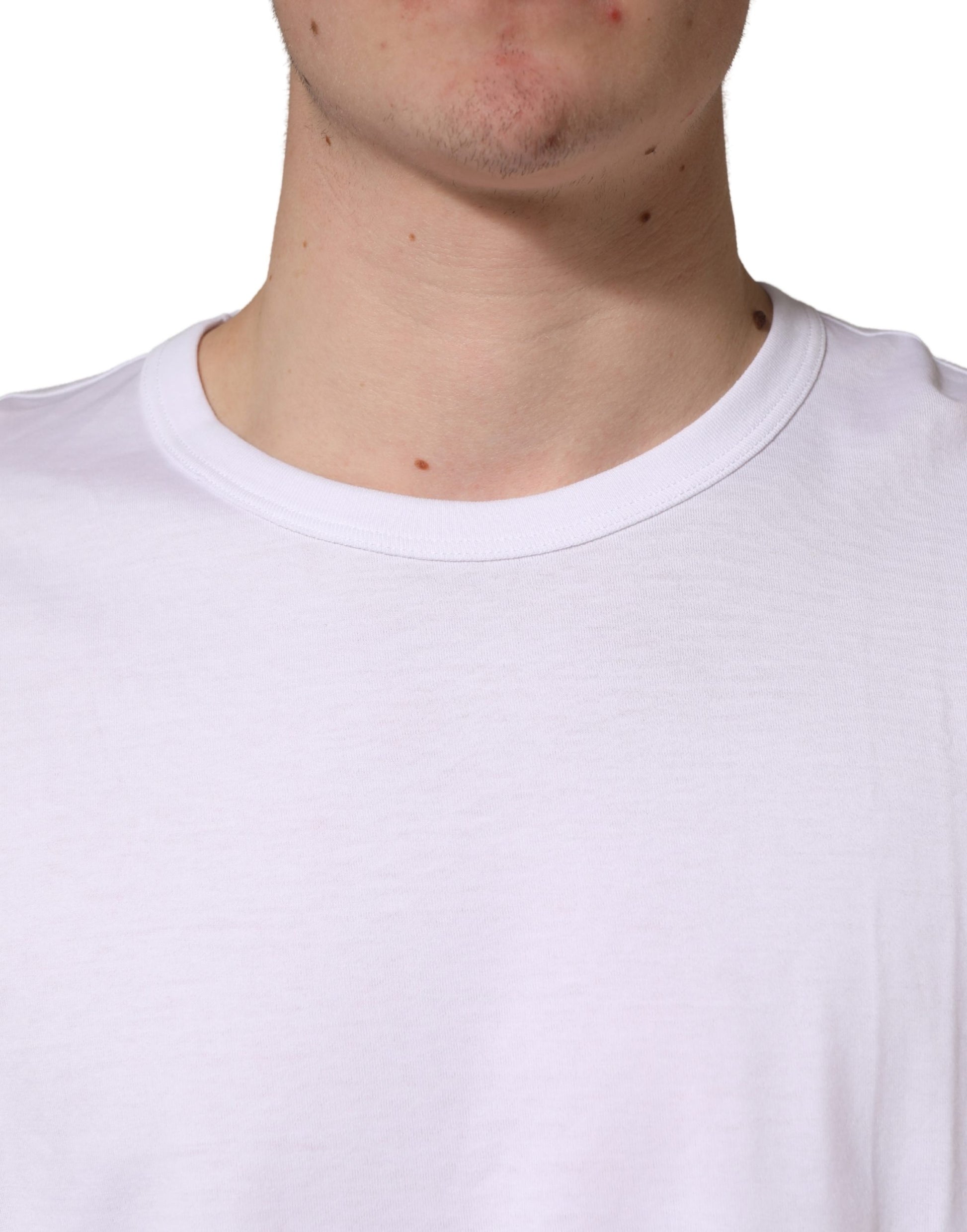 Man wearing white t-shirt
