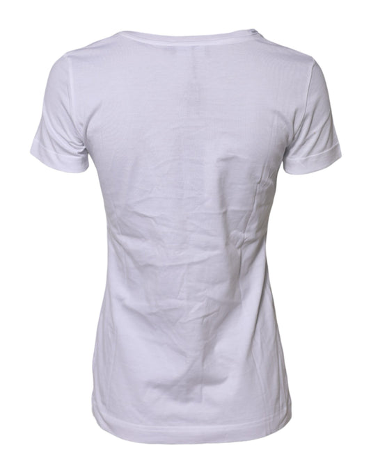 White short sleeved t-shirt on a mannequin