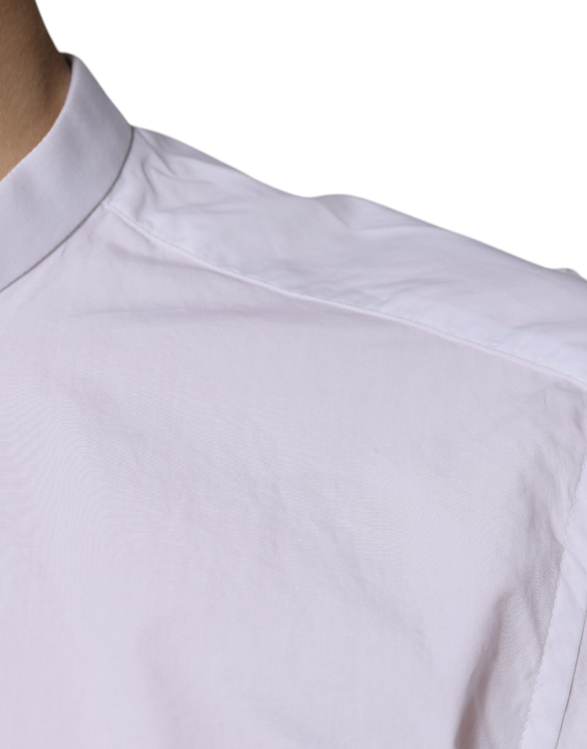 Pink dress shirt with collar and cuffs, slim fit
