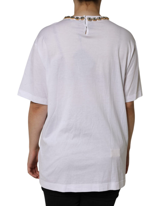 White t-shirt on a person