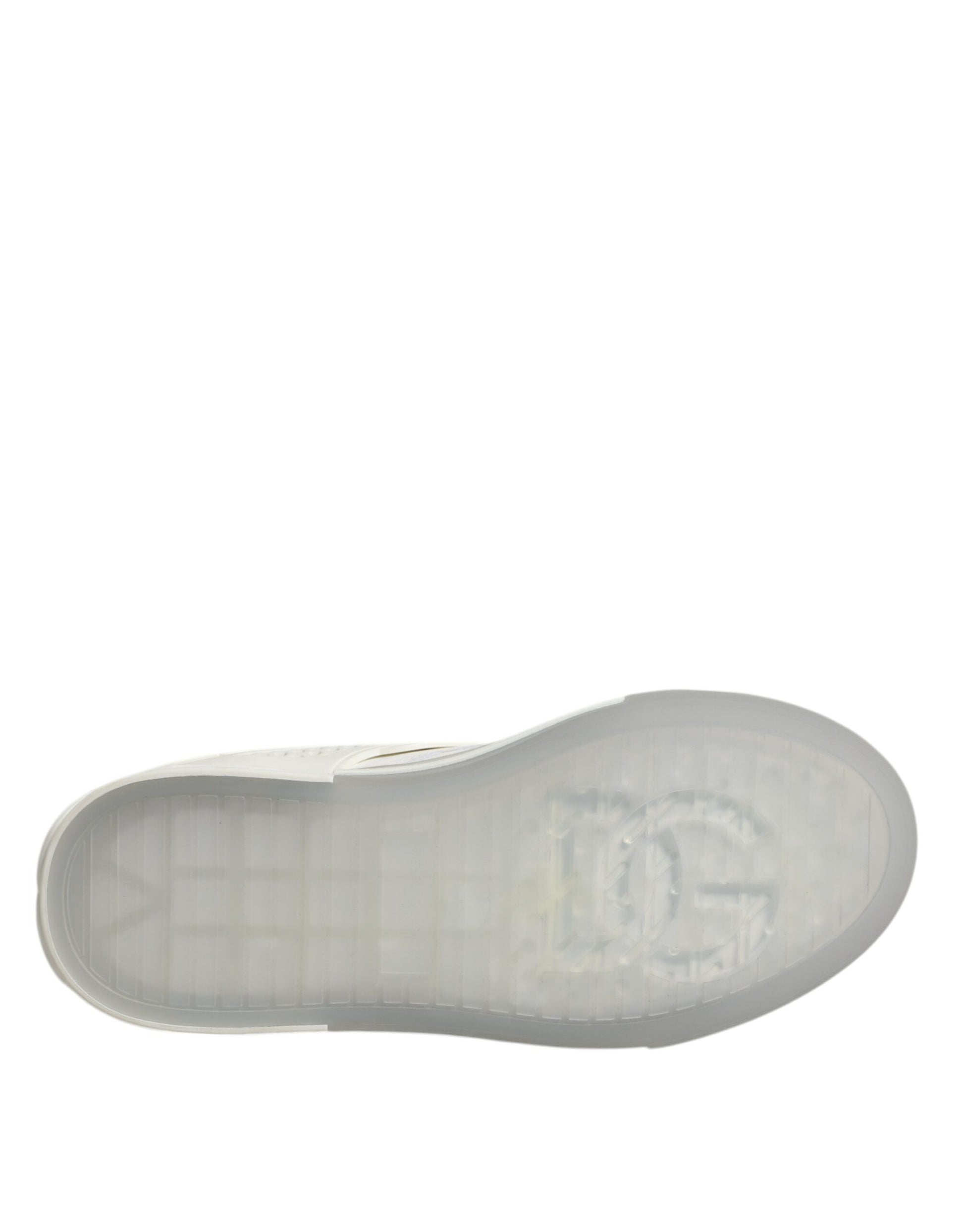 White sneaker with black sole and laces