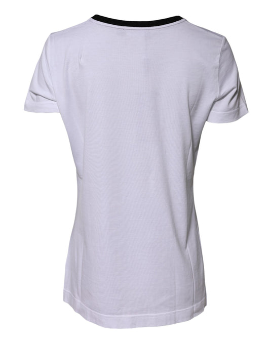 White short sleeve shirt on a mannequin