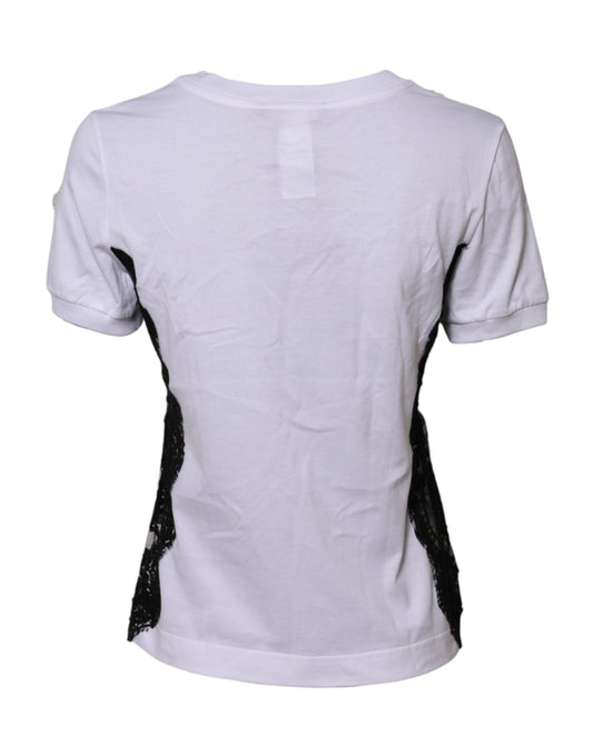 White short sleeve shirt on a mannequin