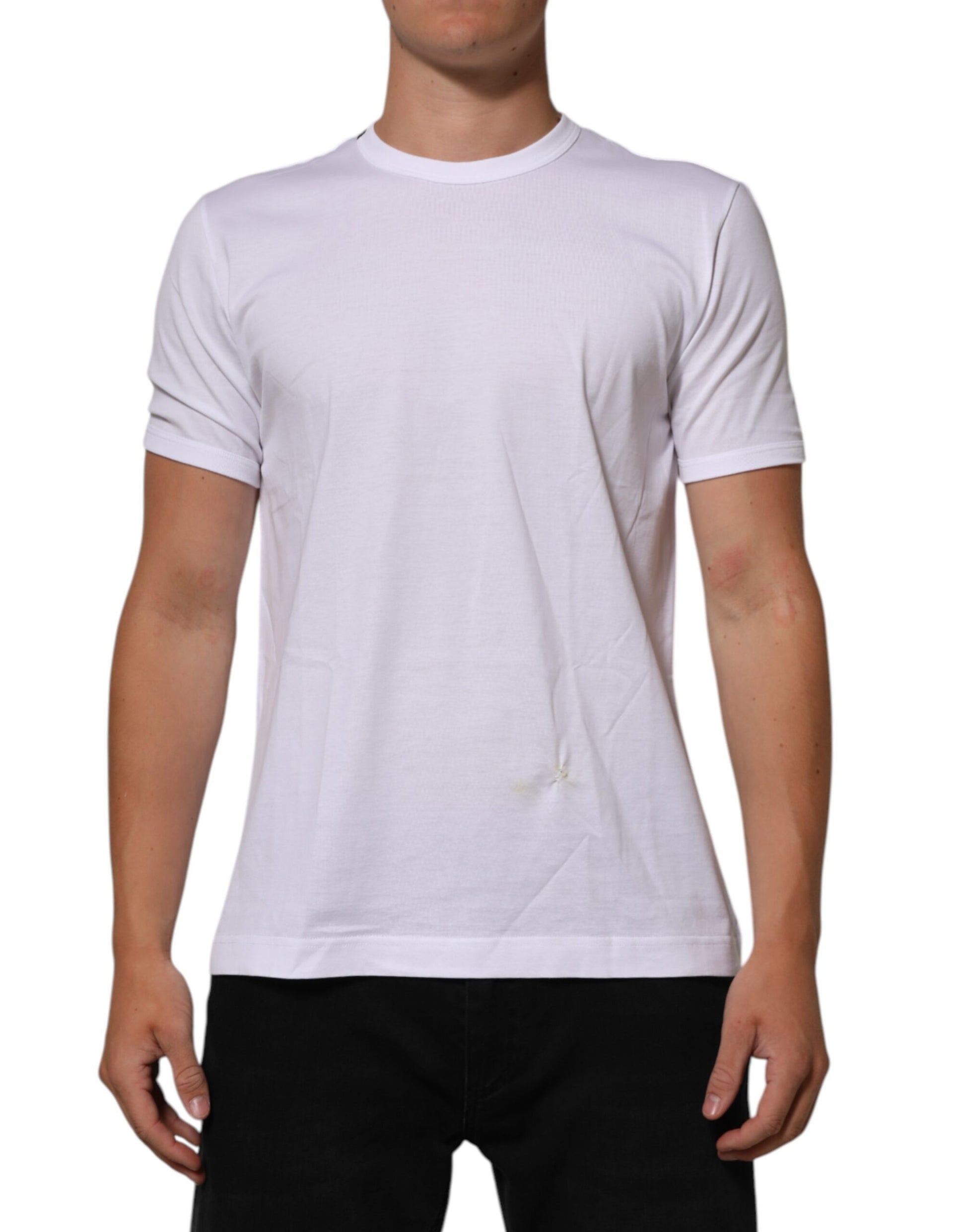 White short sleeve t-shirt on a mannequin