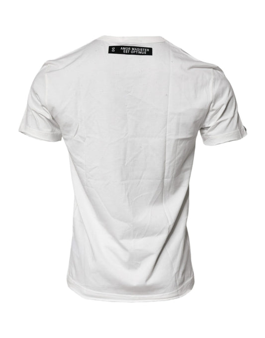 White t-shirt on a mannequin