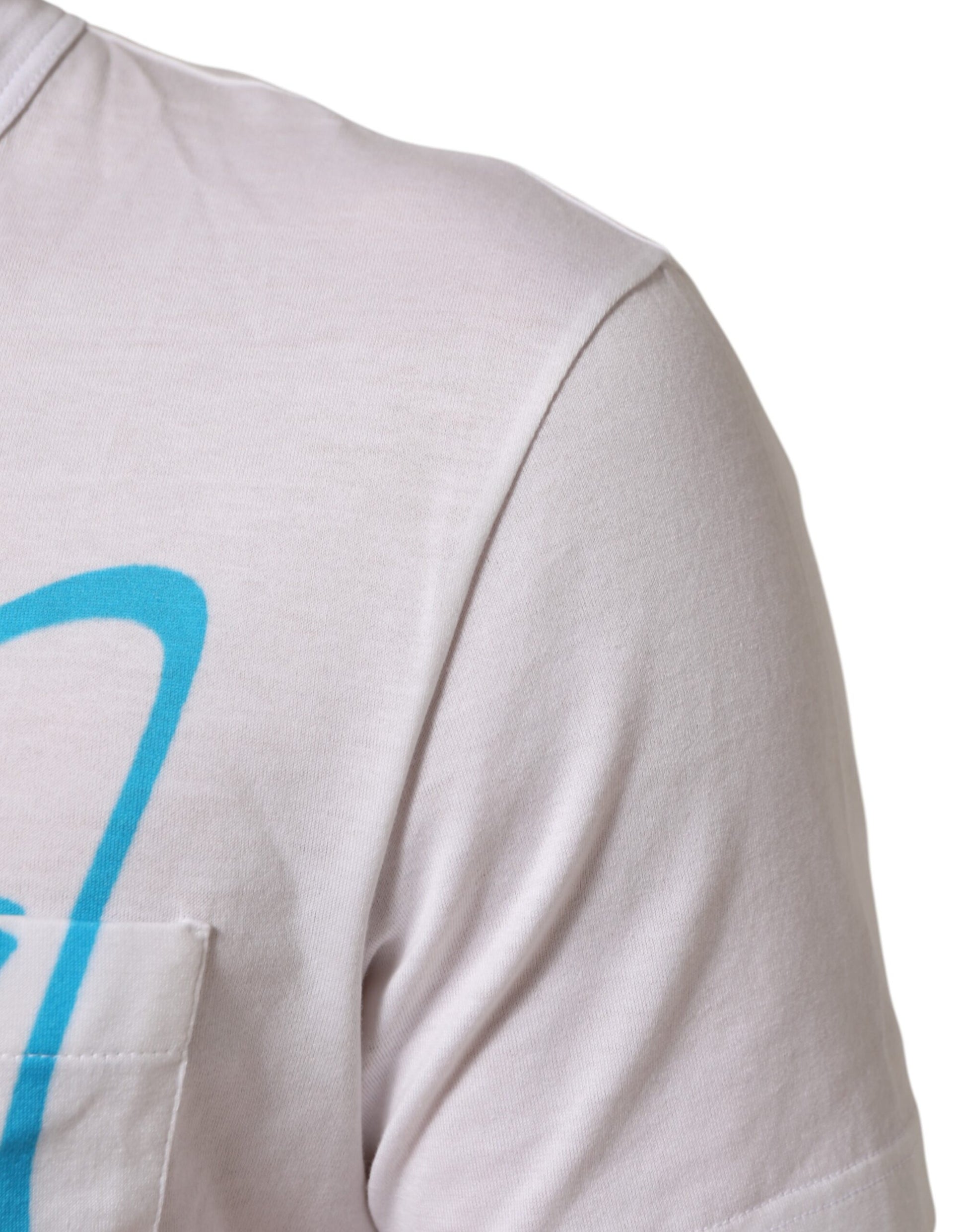 Short sleeve t-shirt with blue logo on right shoulder