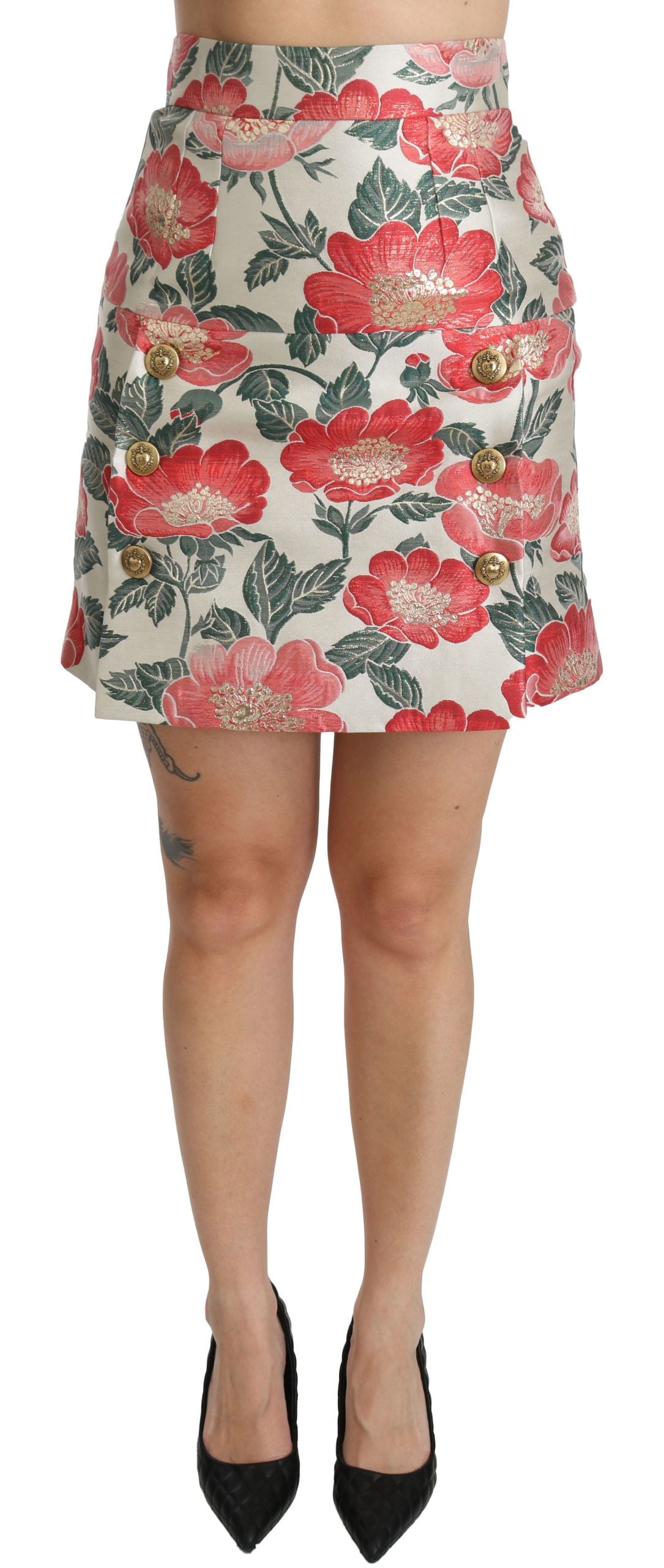 Skirt with floral pattern and black heels