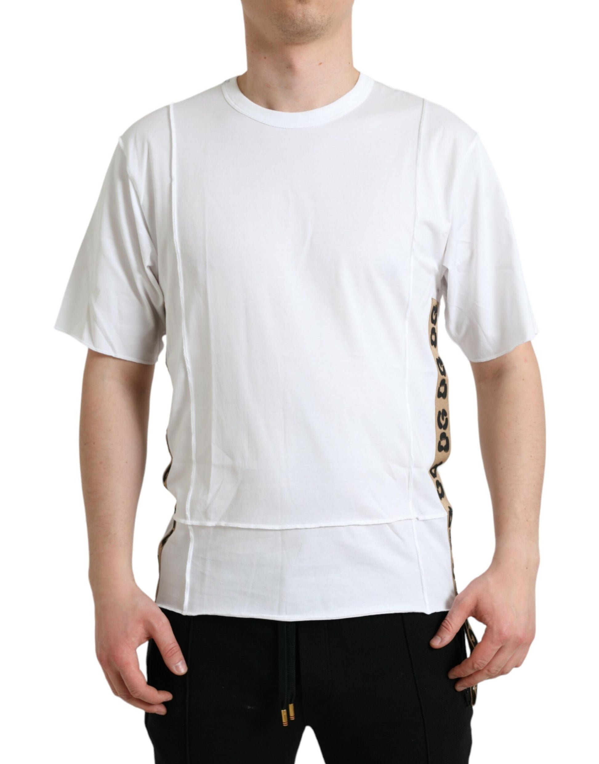 White t-shirt with short sleeves