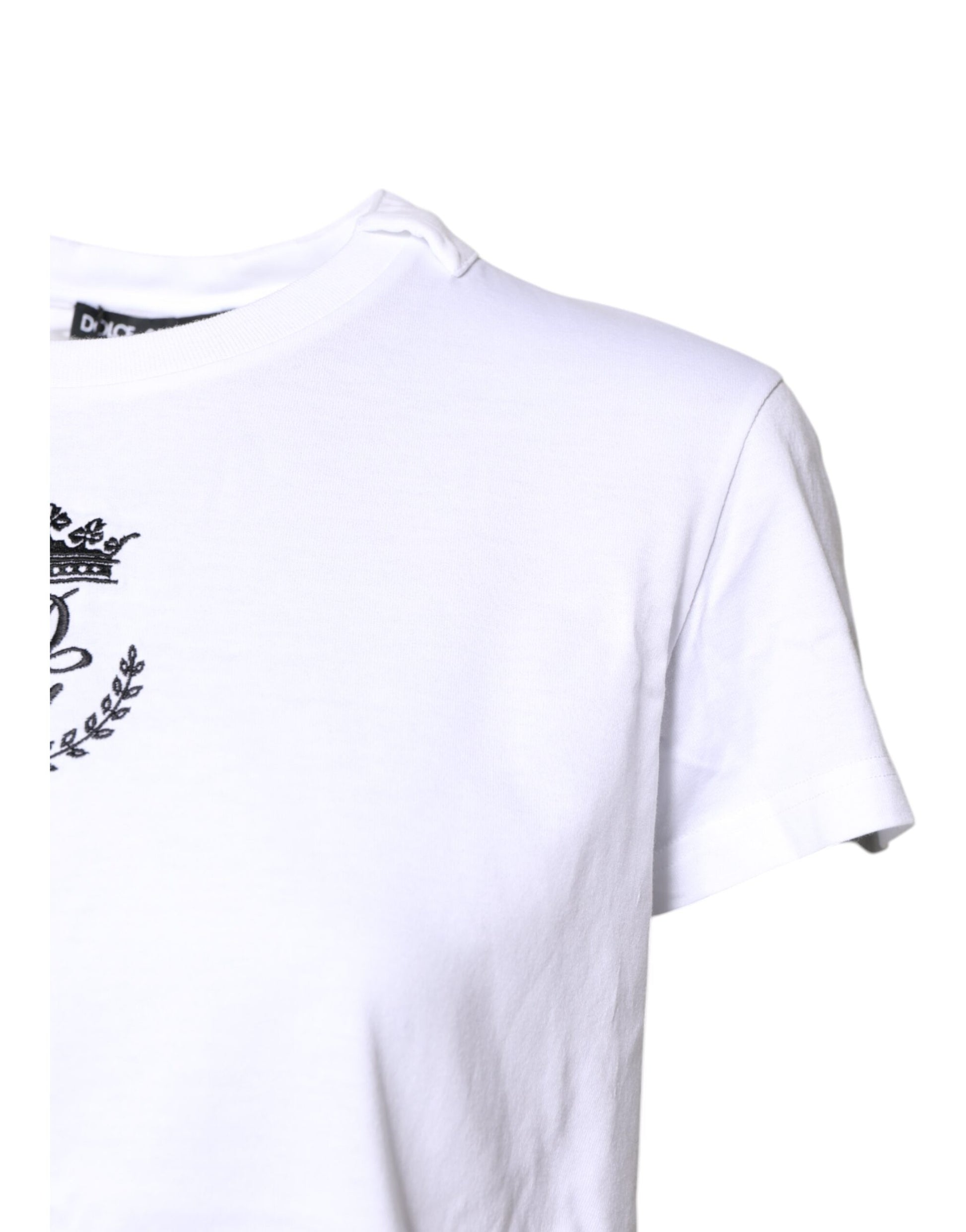 White short sleeved t-shirt on a mannequin