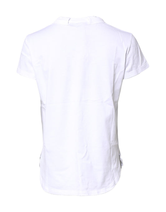 White short sleeve shirt on a mannequin