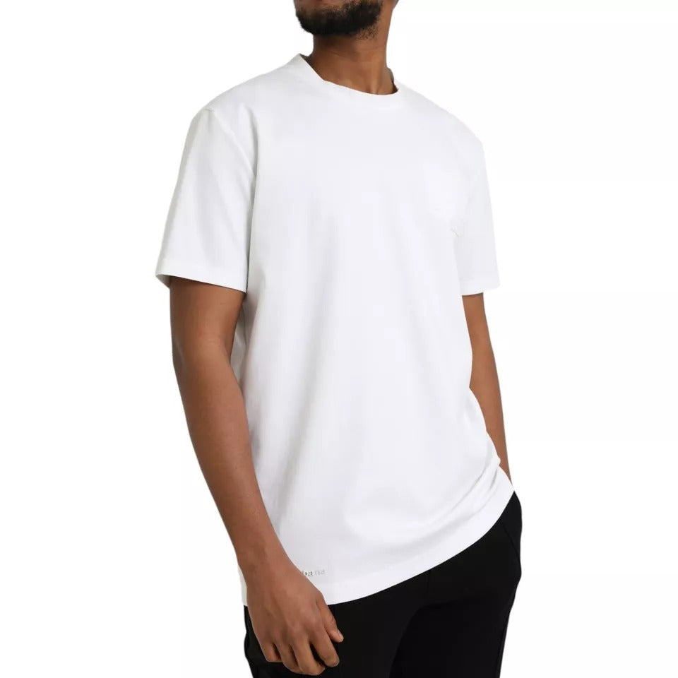 White short sleeve t-shirt on man