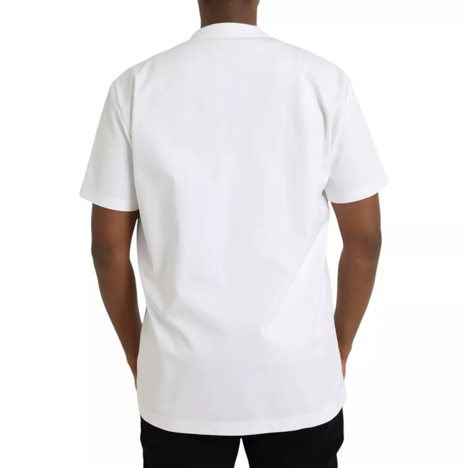 White short sleeve shirt on a mannequin