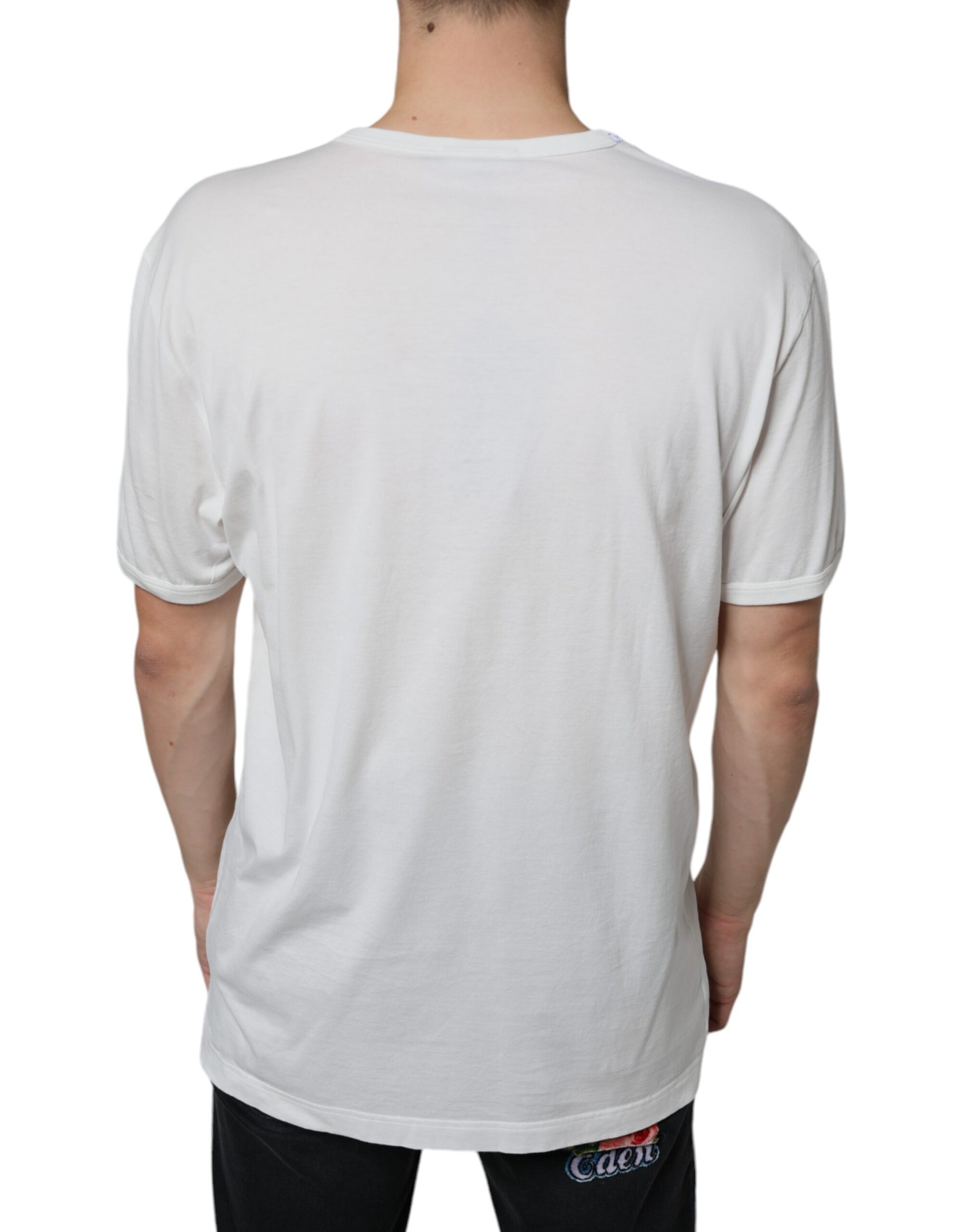 White t-shirt on a mannequin