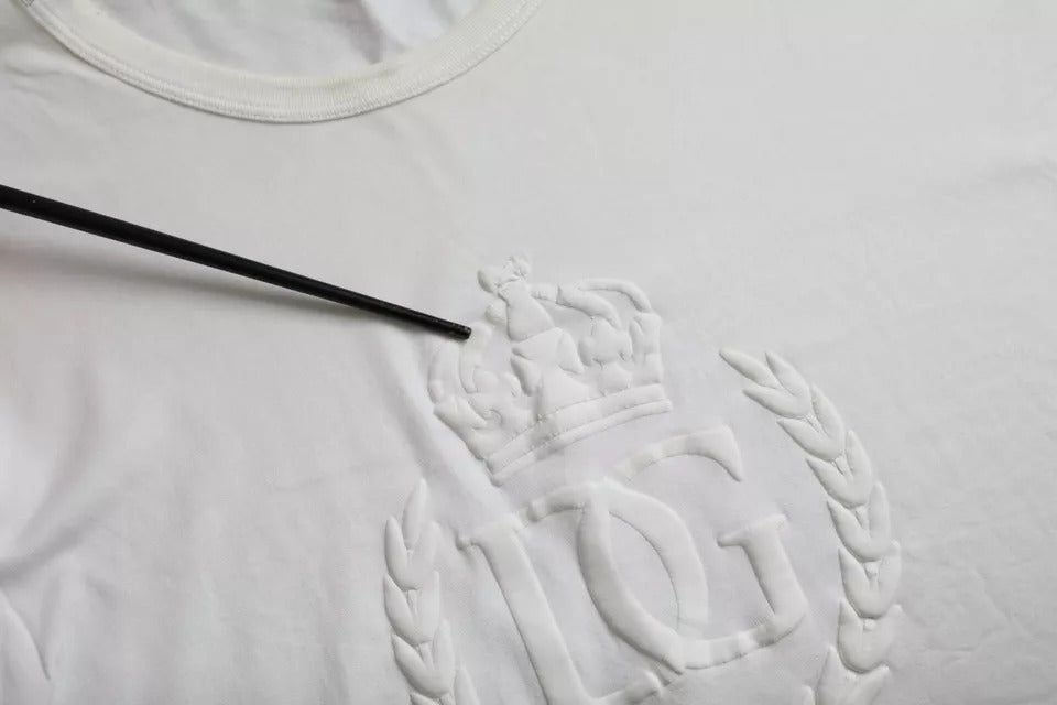 White t-shirt with embroidered emblem