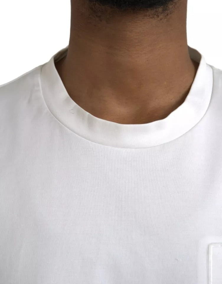 Man wearing white t-shirt