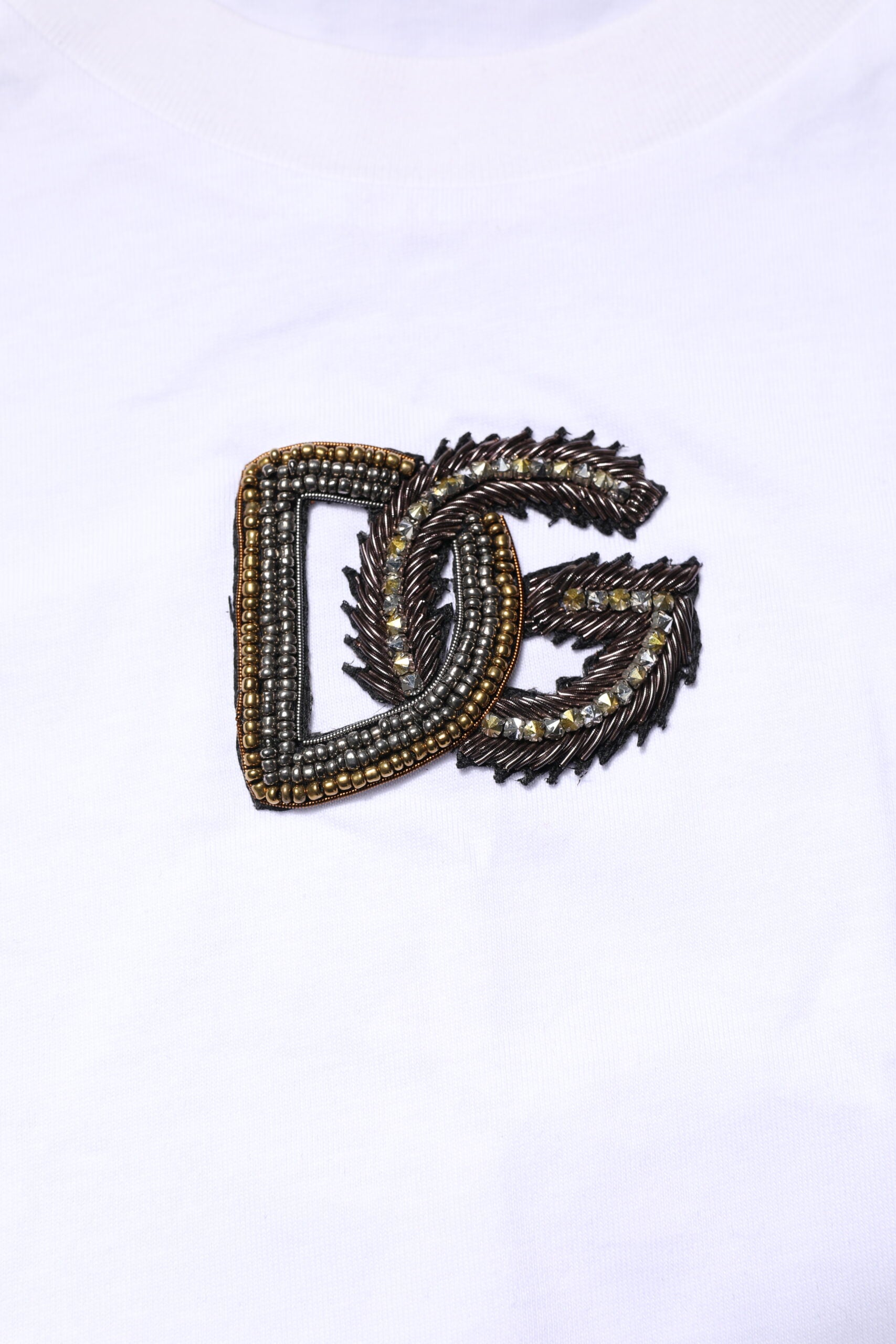White t-shirt with embroidered DG logo