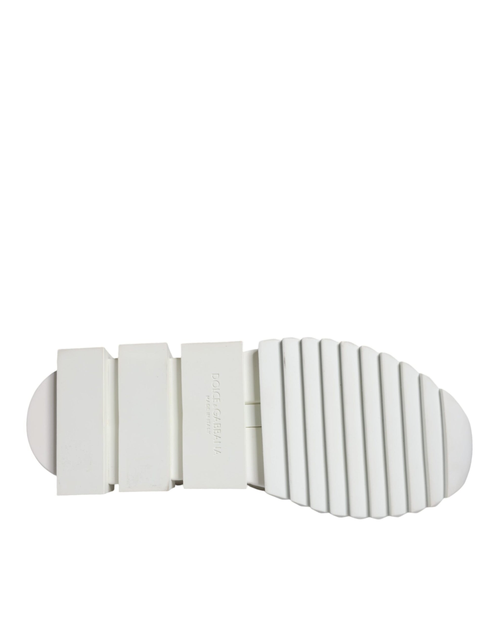 White mesh sneaker with laces, logo on side and sole