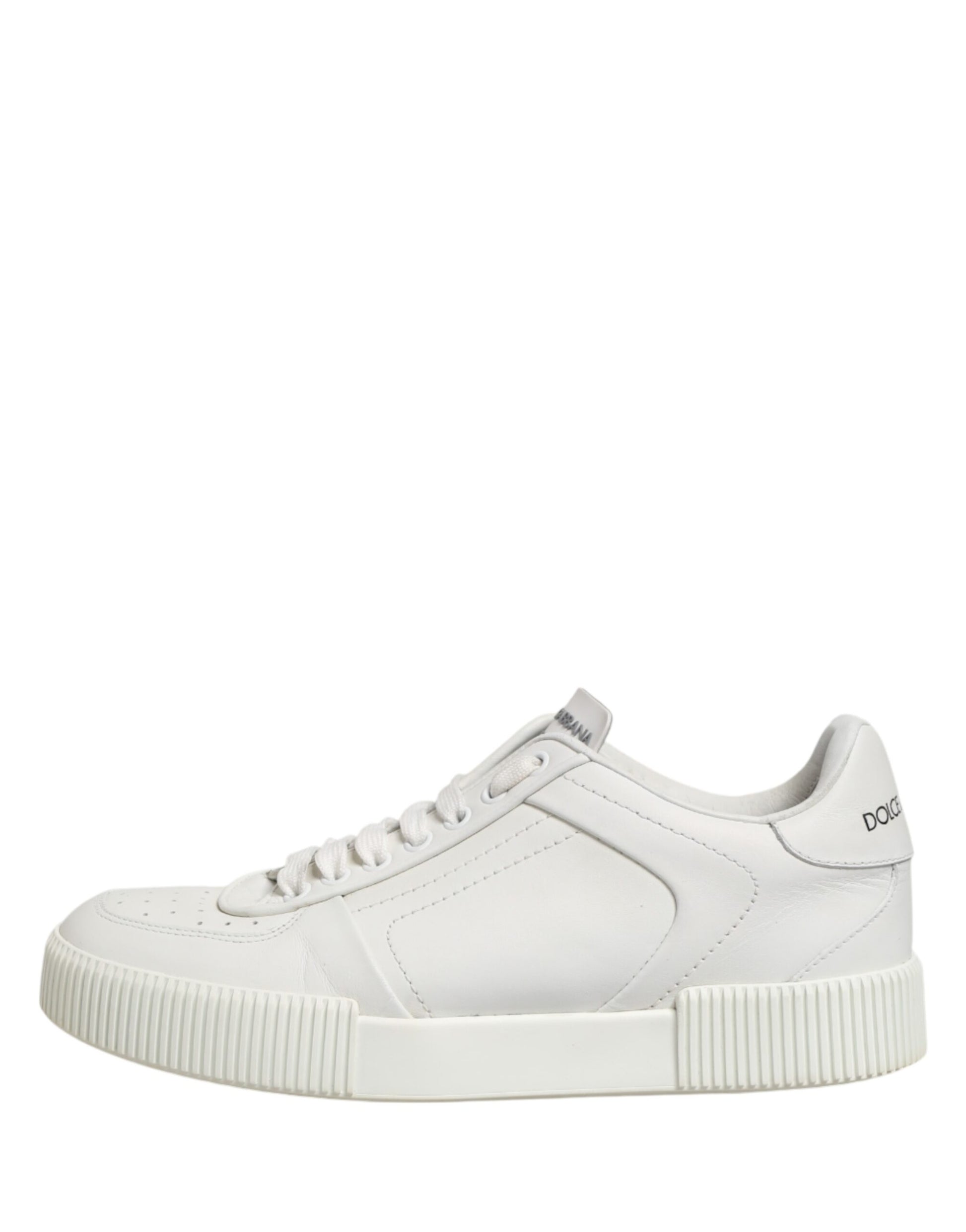 White men's sneakers with low top and calf-high design, featuring a chunky sole