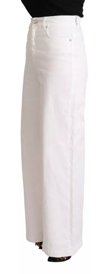White pants on a mannequin
