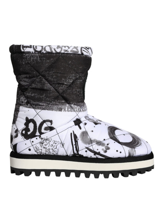 Boot with a patterned design on the side