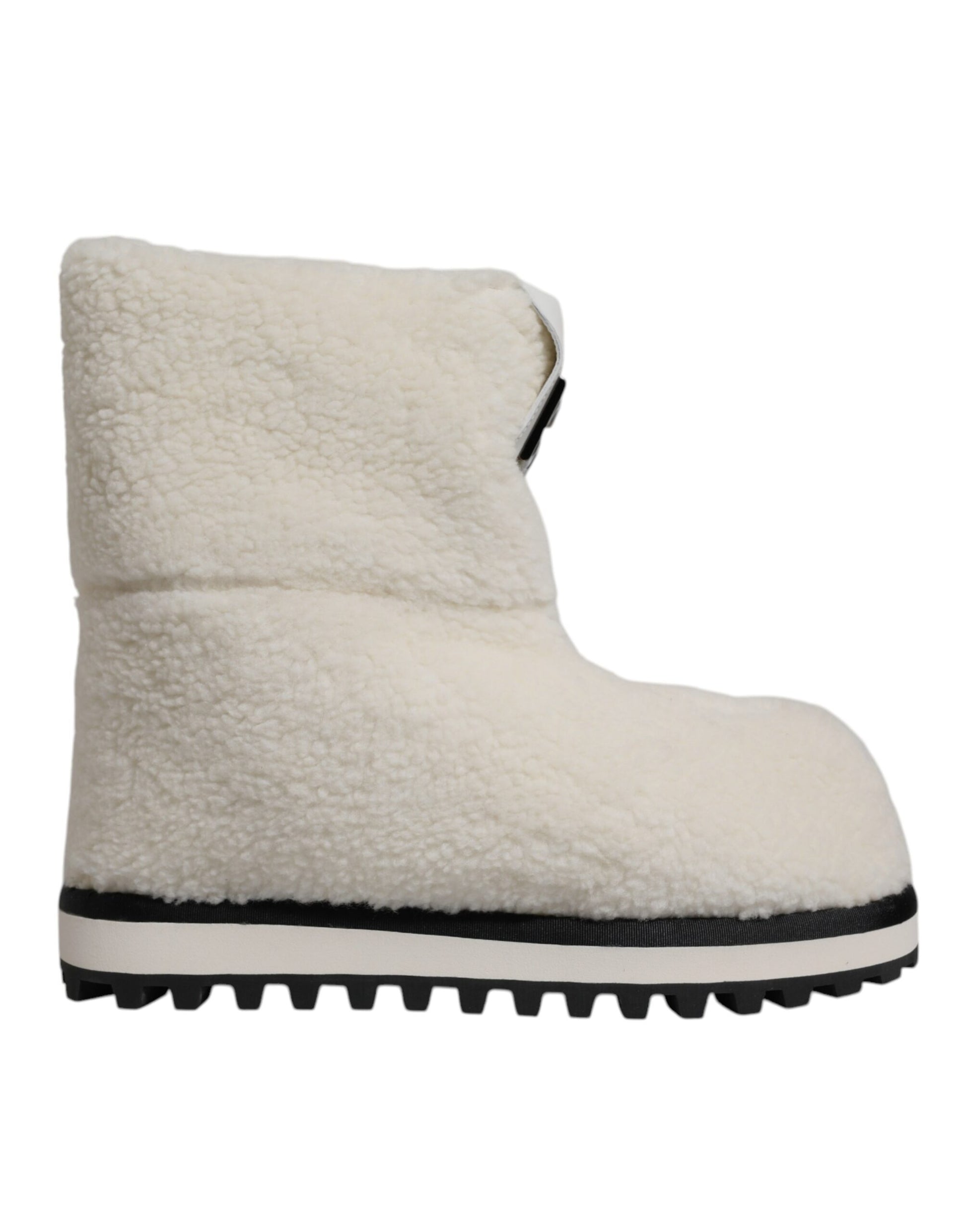 Fur lined winter boot