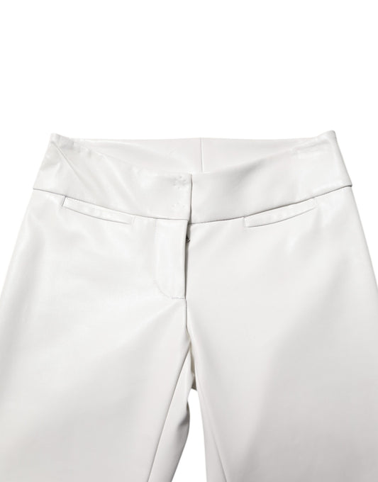 White pants with high waist and zippered front pockets