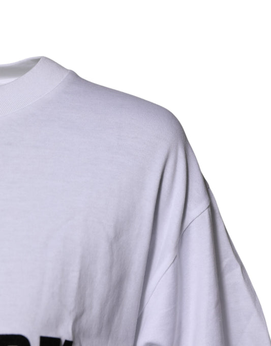 White short sleeved shirt on a mannequin