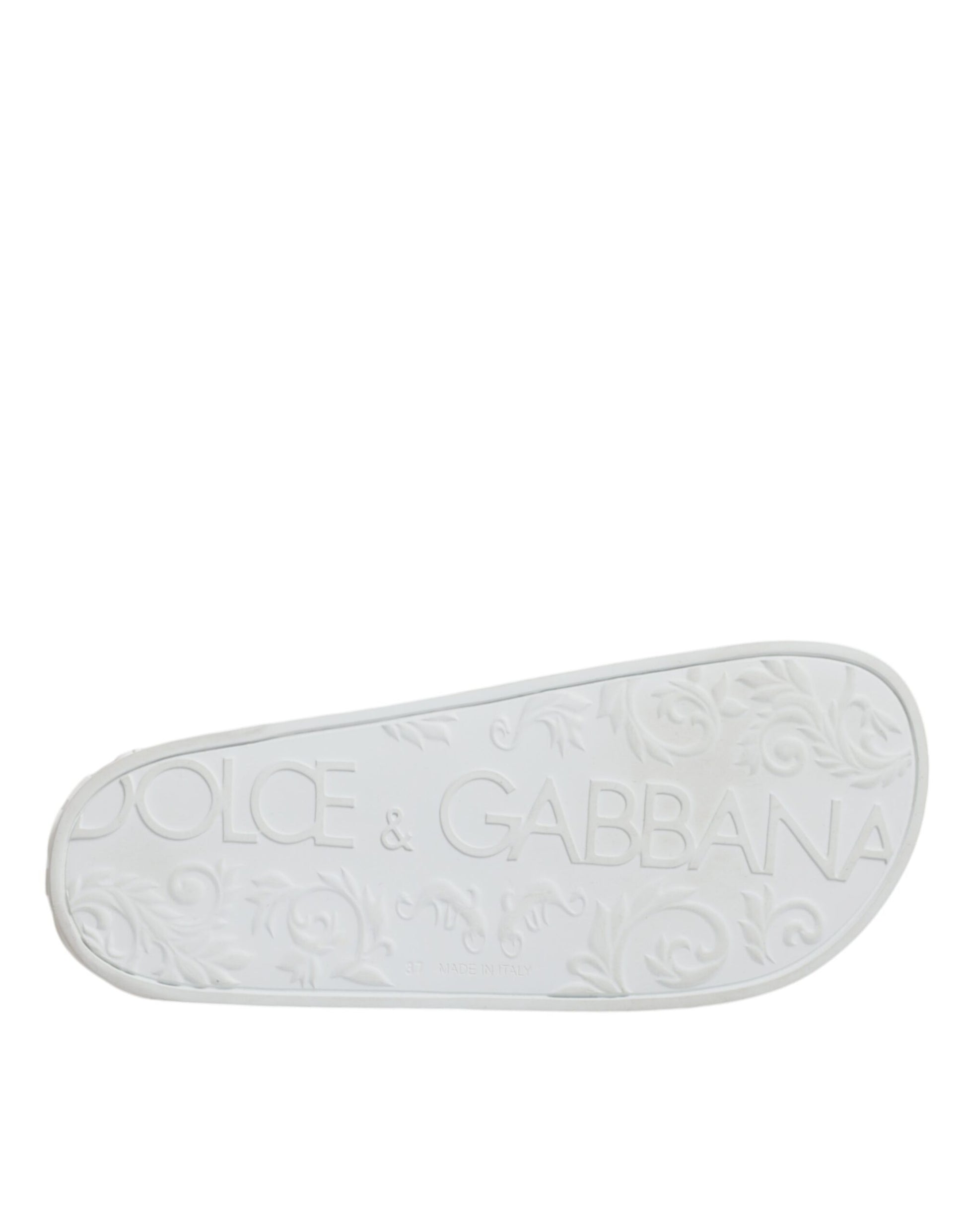 Rectangular shoe charm with brand name engraved on top