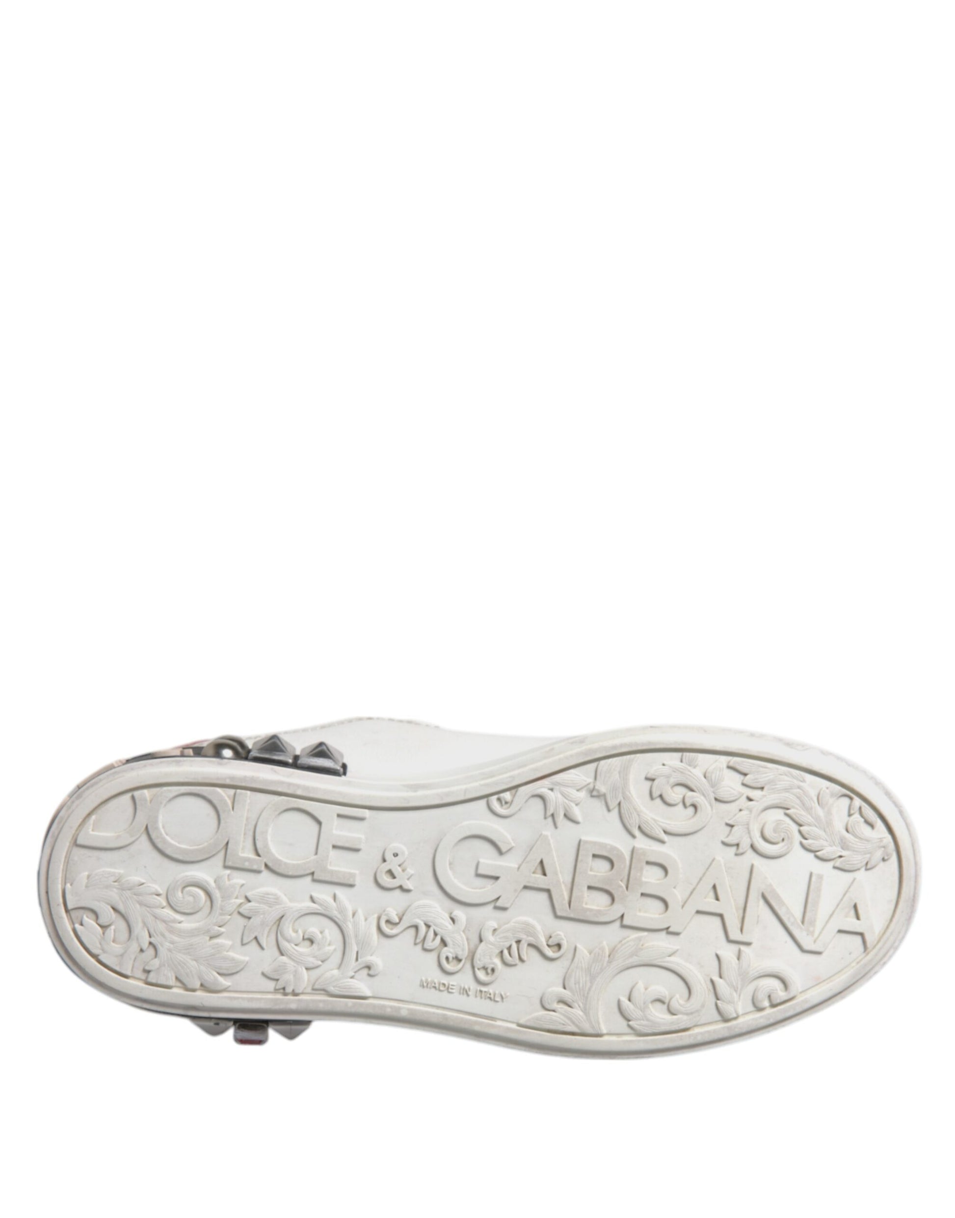 Silver shoe charm with embossed brand name