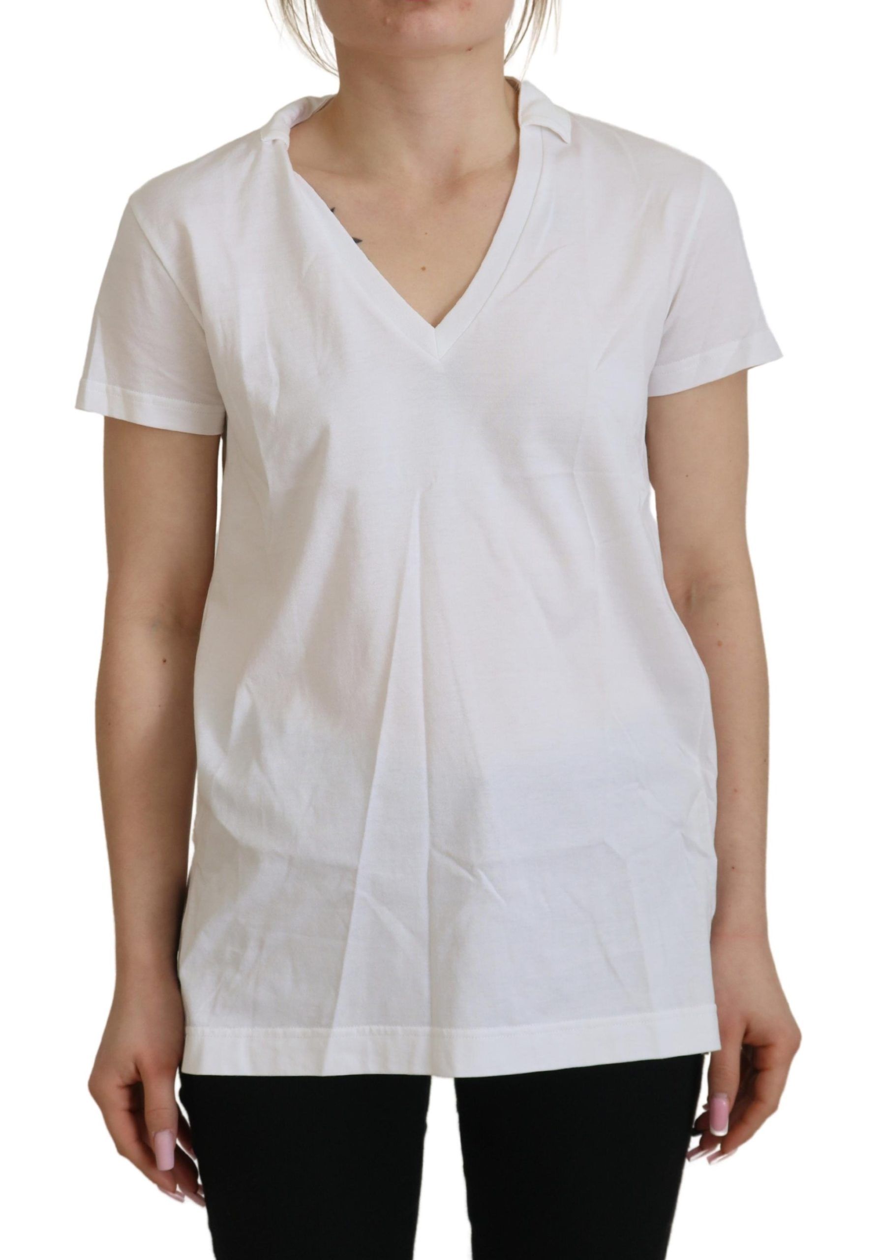 White short sleeve t-shirt on woman