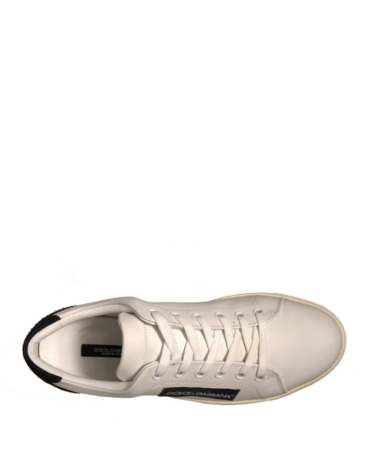 White sneaker with black laces