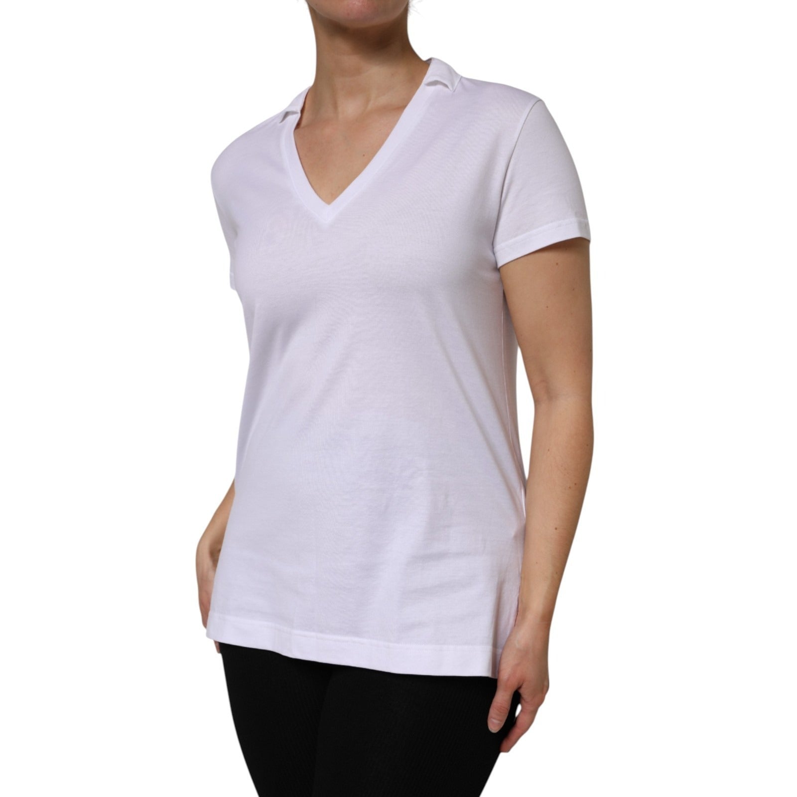 White short sleeve v-neck shirt on woman