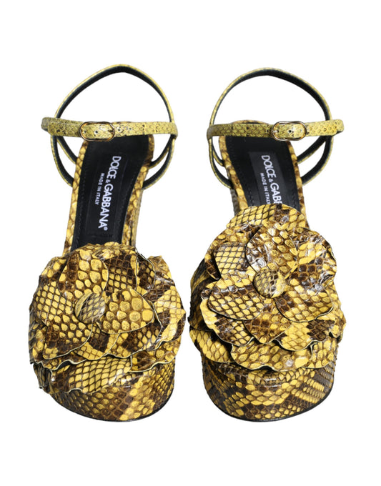 High heel shoes with gold snake print